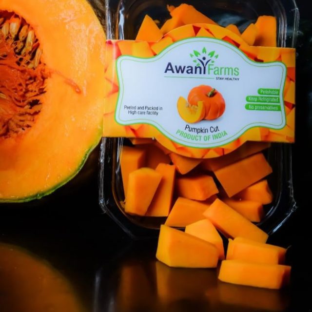 Healthy eating made easier, freshly cut pumpkin goodness is ready to cook, ready to enjoy 🎃 available in #bengaluru @letsblinkit #bengalurublinkit #awanifarms #pumpkincut #pumpkin