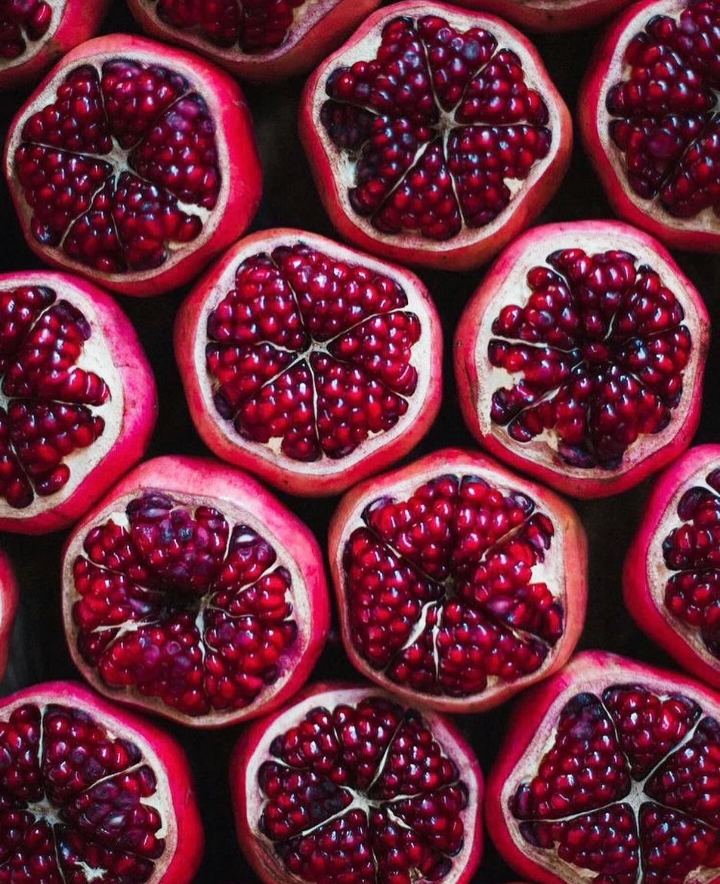 POMEGRANATE SEASON 🌿
Order the fresh juicy arils @swiggyindia @letsblinkit @zeptonow #bengaluru
#pomegranate #awanifarms #arils #pomegranateseeds #indianpomegranate #india #indianfruit #january #pomegranateseason #healthyfruit #fruitlovers #bengalurufruitlovers #bengalurufruit #bengalurufoodblogger #bengalurudiaries #bengalurufoodie #bengalurufood #zeptoedit #blinkit #swiggy #swiggybengaluru #zeptobengaluru #blinkitbengaluru #naturalfruit #healthylifestyle #healthyfood #healthyeating #redfruit #red